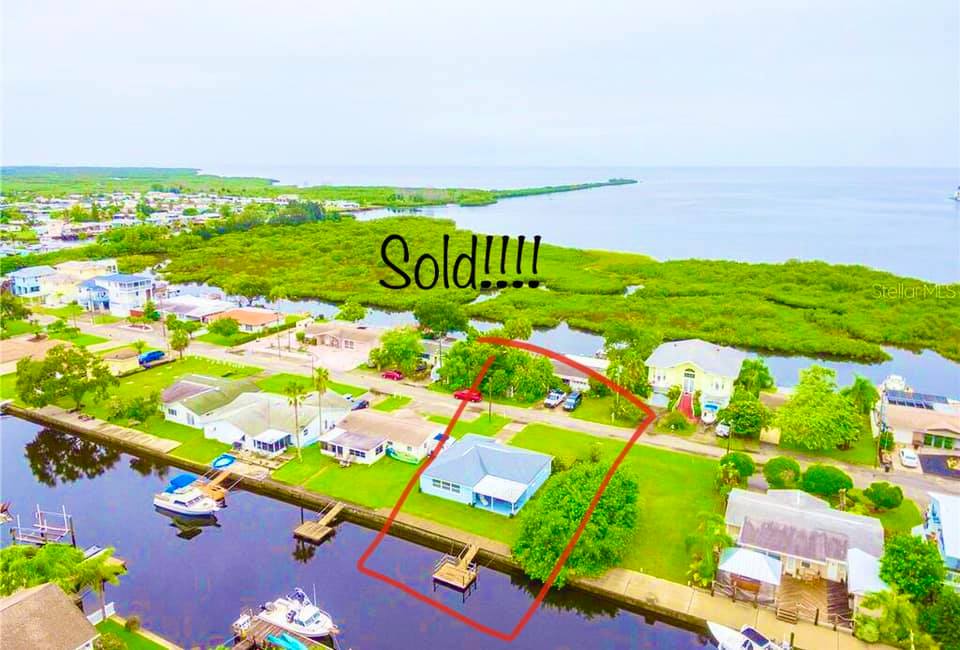 Florida Real Estate Girl | 12625 5th Isle, Hudson, FL 34667, USA | Phone: (727) 364-5453