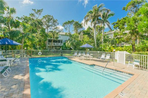 Beach House Real Estate | 5309 Gulf Dr, Holmes Beach, FL 34217, USA | Phone: (941) 216-3793