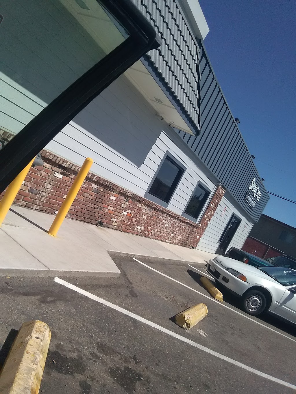 Spin Cycle Laundry Lounge | 820 W Lodi Ave, Lodi, CA 95240, USA | Phone: (415) 637-7162