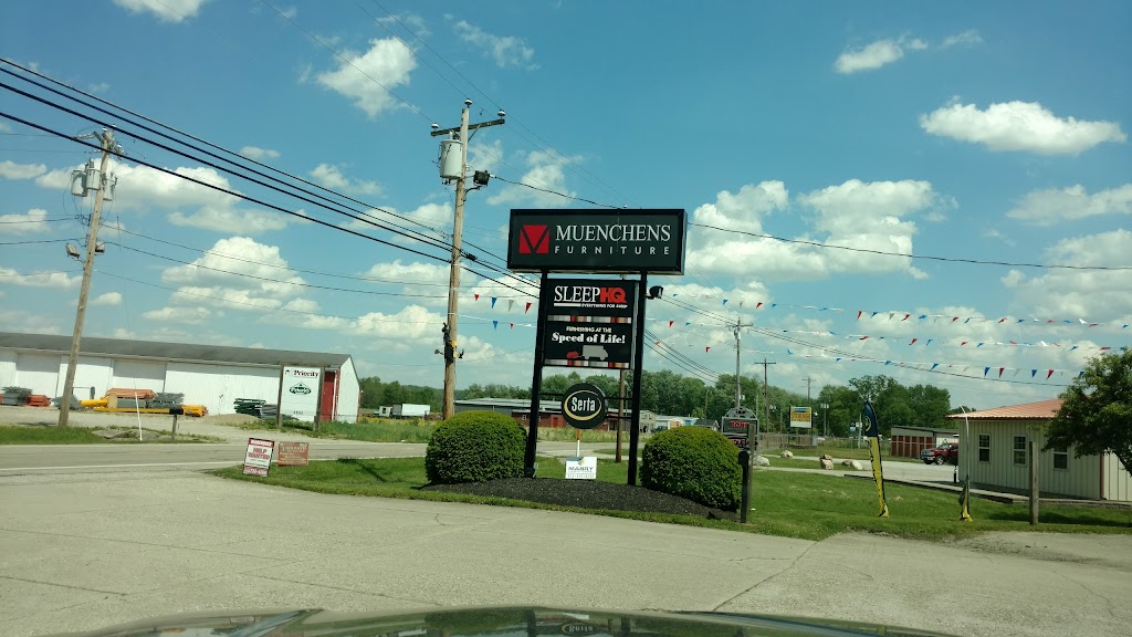 Muenchens Furniture | 5005 Cincinnati Brookville Rd, Hamilton, OH 45013, USA | Phone: (513) 738-4200