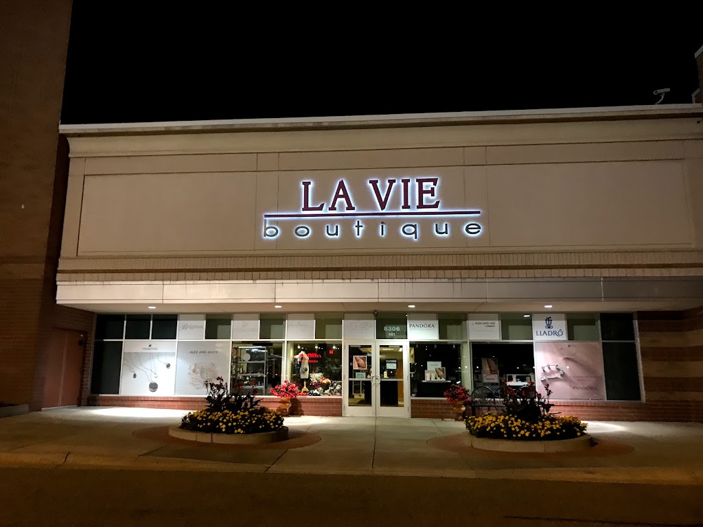 La Vie Boutique | 8306 Tamarack Village #401, Woodbury, MN 55125, USA | Phone: (651) 738-8351