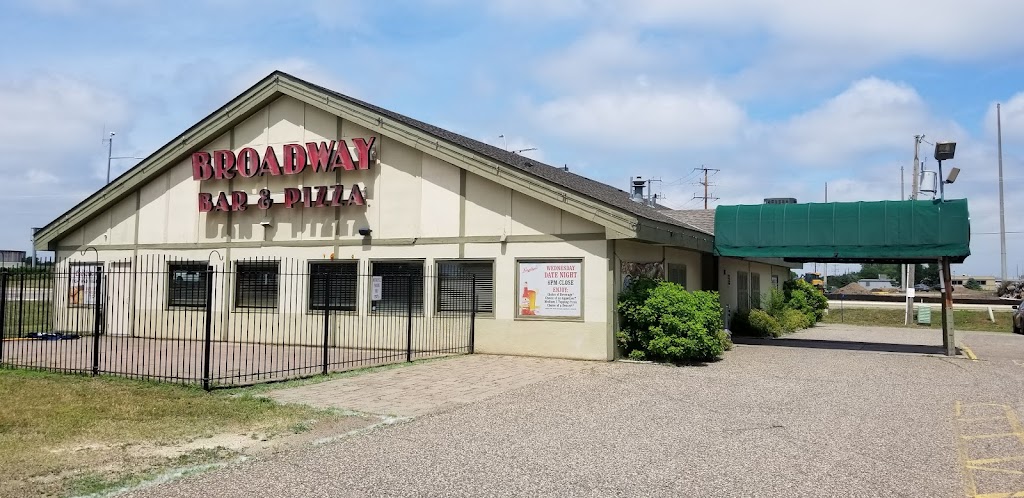 Broadway Bar & Pizza | 21431 141st Ave N, Rogers, MN 55374, USA | Phone: (763) 428-3013