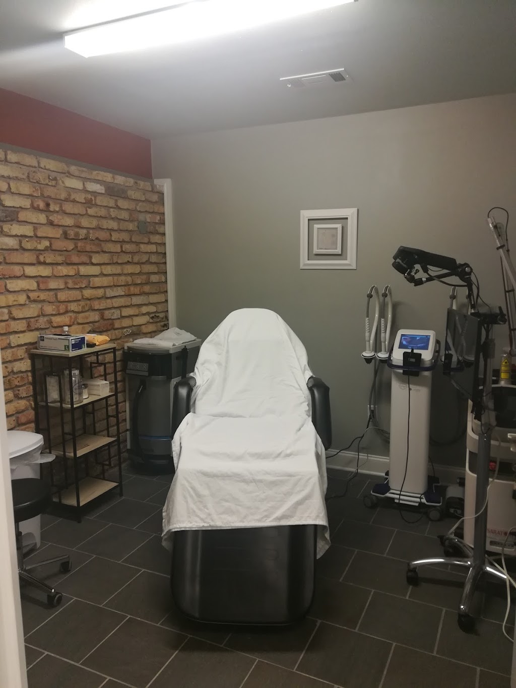 Glow Medical Aesthetics | 200 Country Club Rd, Carriere, MS 39426, USA | Phone: (769) 242-0691