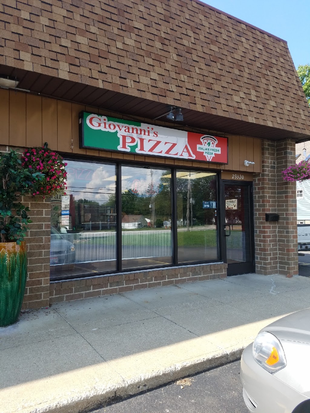 Giovannis Pizza | 29320 Lorain Rd, North Olmsted, OH 44070 | Phone: (440) 641-0000