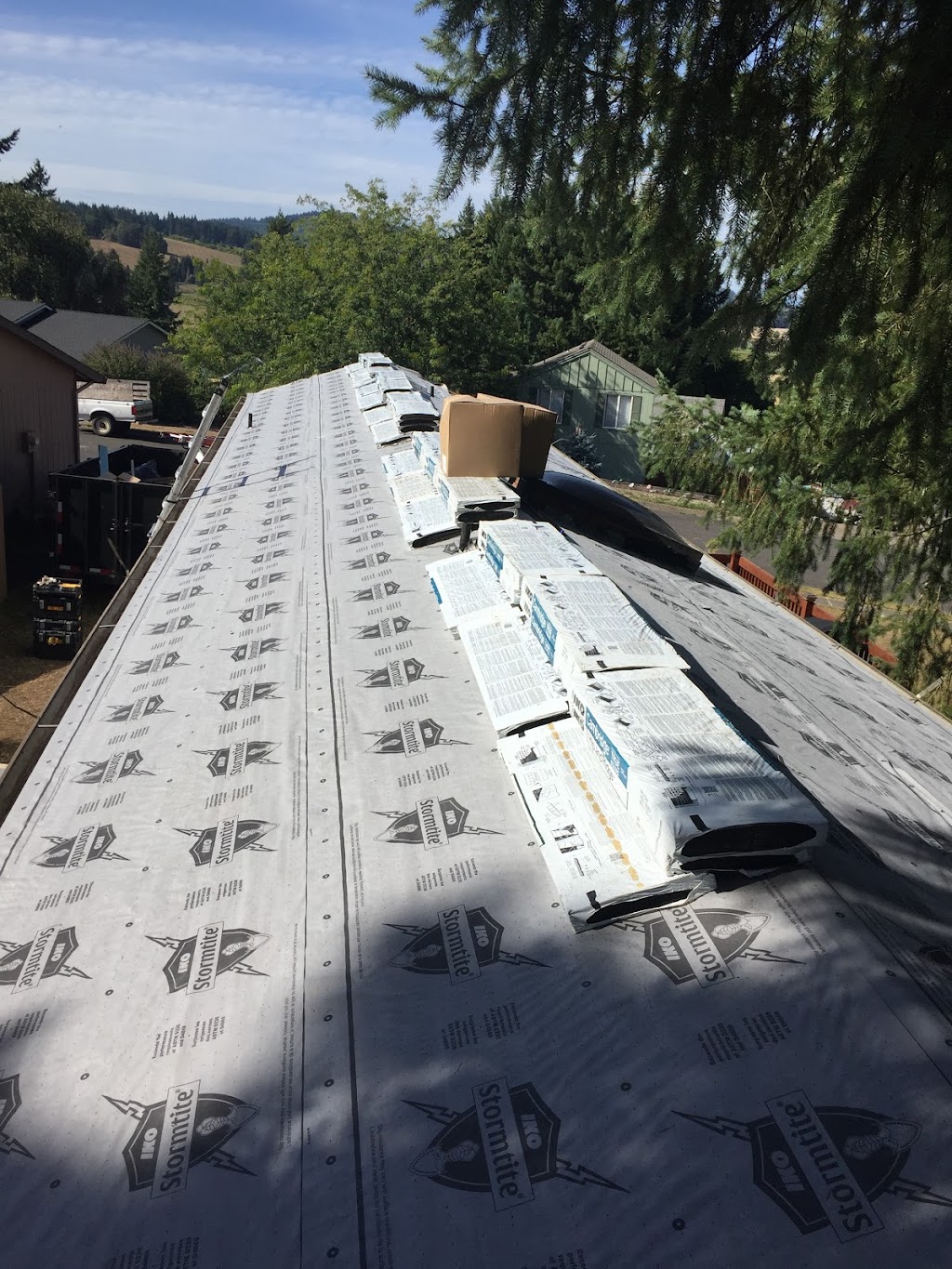 Gari Roofing & Construction LLC | 715 W Marquam St, Mt Angel, OR 97362, USA | Phone: (503) 309-1219