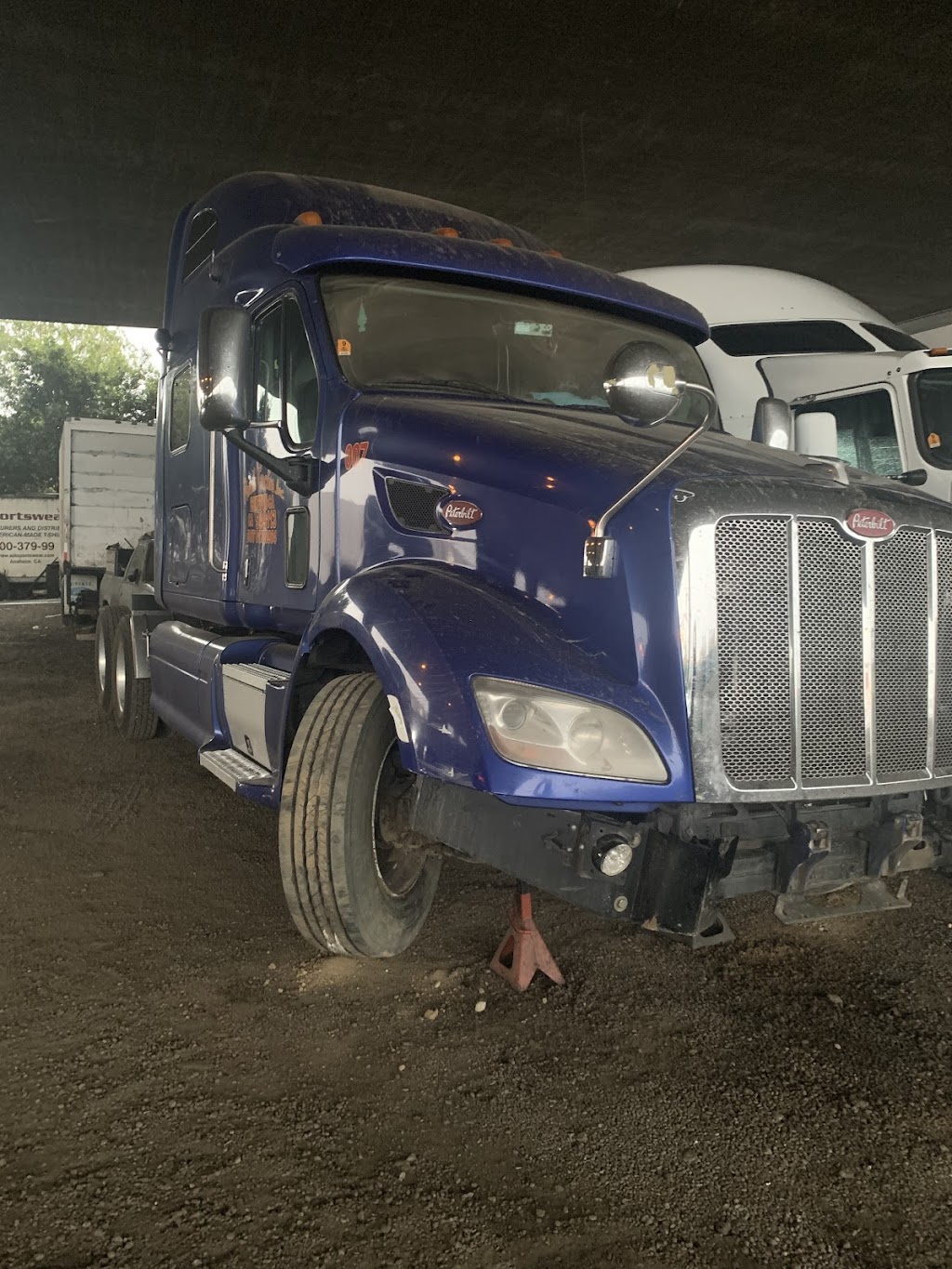 Harbor Truck Parts | 1351 W 14th St, Long Beach, CA 90813, USA | Phone: (562) 437-7830