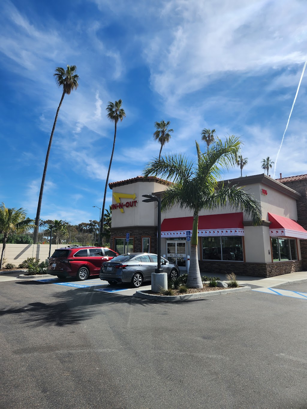 In-N-Out Burger | 936 N Coast Hwy, Oceanside, CA 92054, USA | Phone: (800) 786-1000