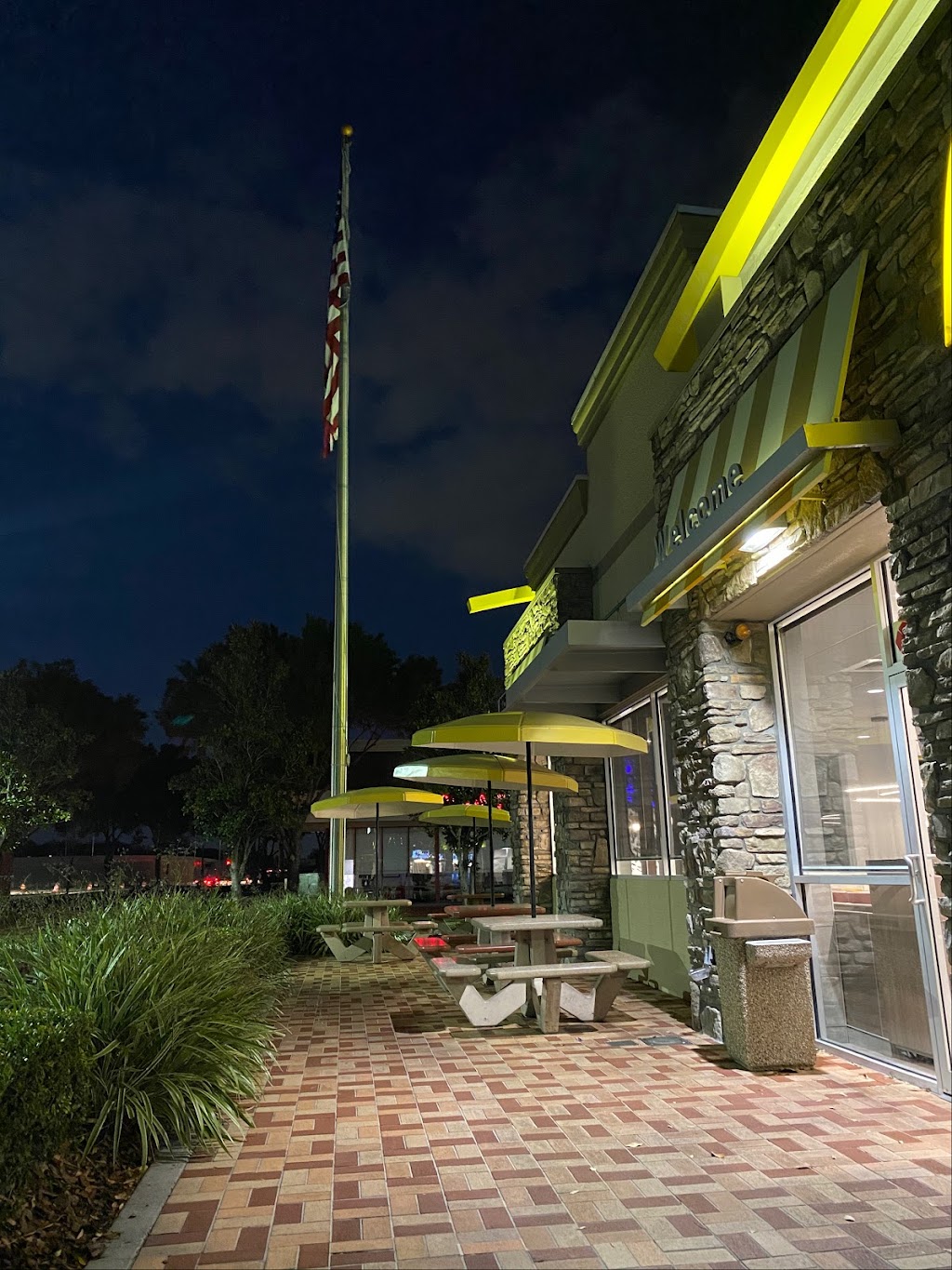 McDonalds | 8175 S John Young Pkwy, Orlando, FL 32819, USA | Phone: (407) 218-4199