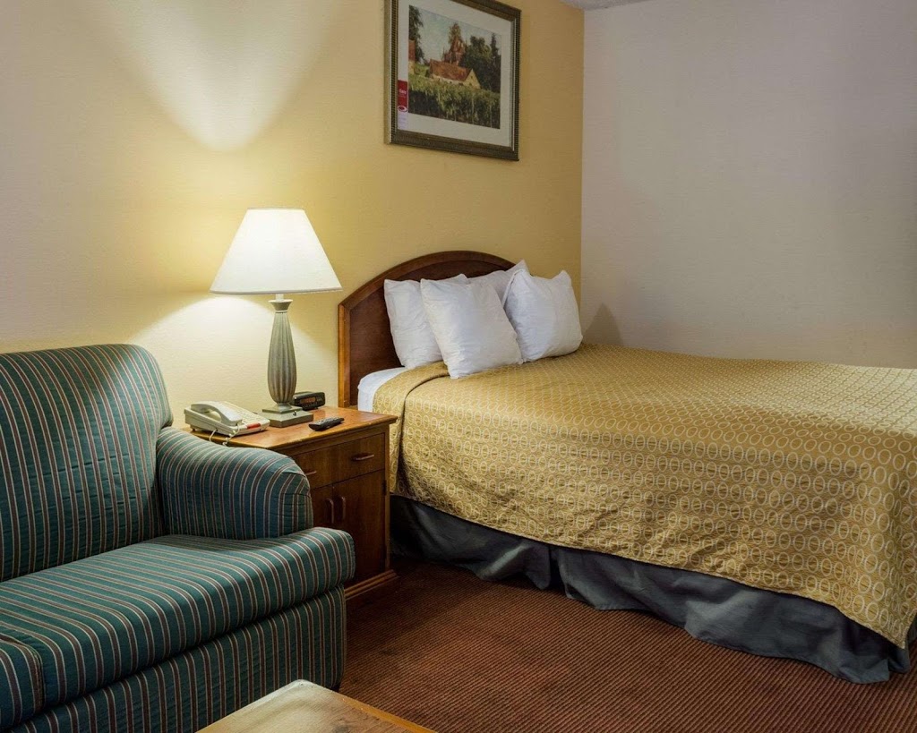 Econo Lodge Colonial Heights I-95 | 2310 Indian Hills Rd, Colonial Heights, VA 23834, USA | Phone: (804) 520-1010