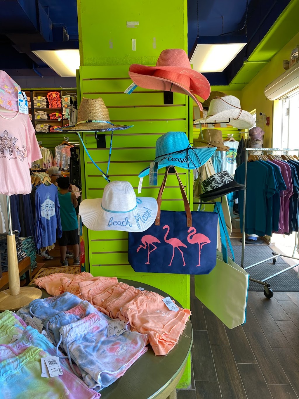 Three Coconuts Clothing Company | 180 Johns Pass Boardwalk West, Madeira Beach, FL 33708, USA | Phone: (727) 397-6191