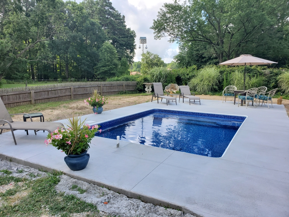 E & E Pool Service | 8810 River Rd, Petersburg, VA 23803, USA | Phone: (804) 892-0008