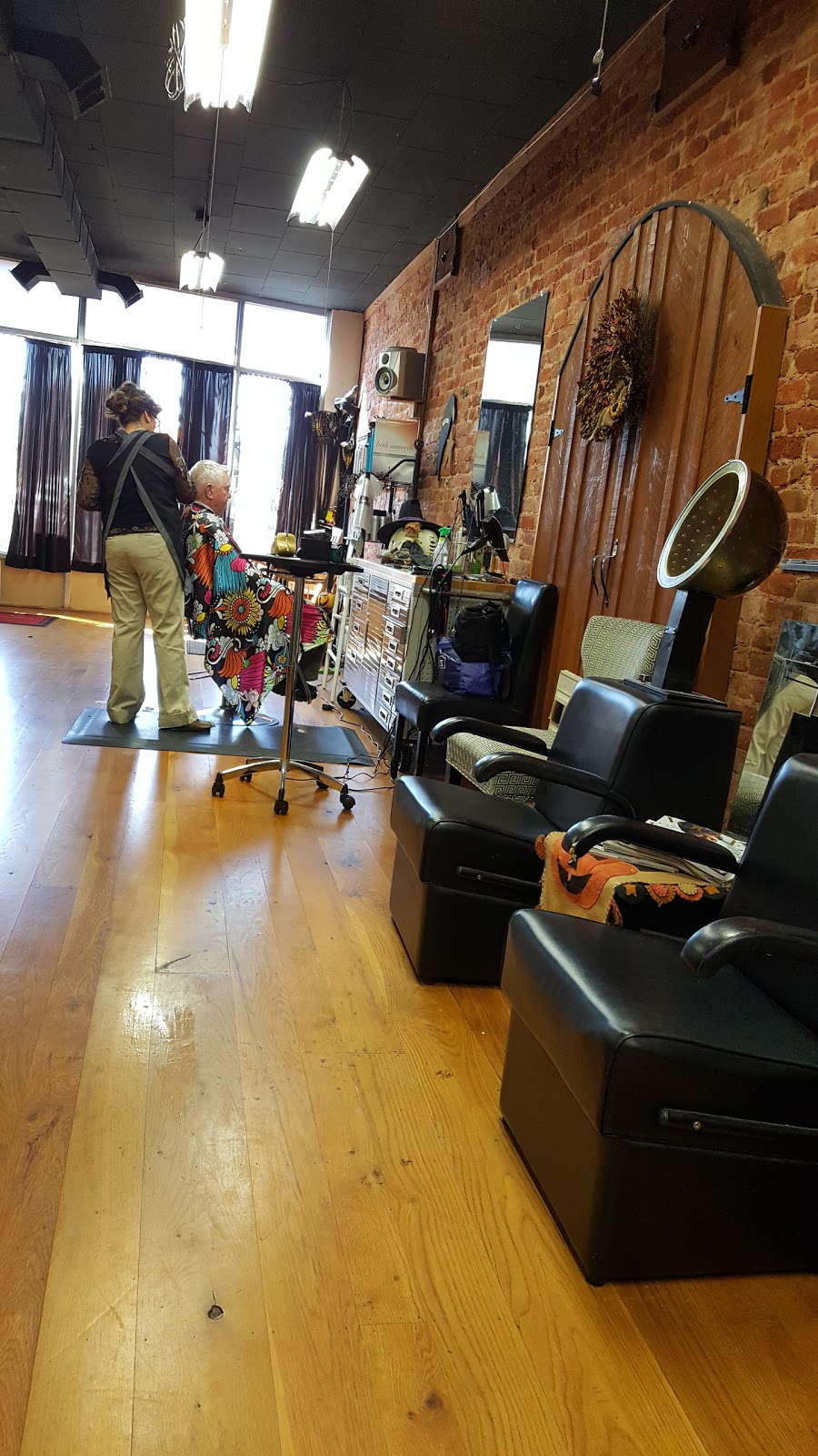 Tweet & Co Hair Studio | 106 Heatherly Creek Dr, Pilot Mountain, NC 27041, USA | Phone: (336) 368-8855