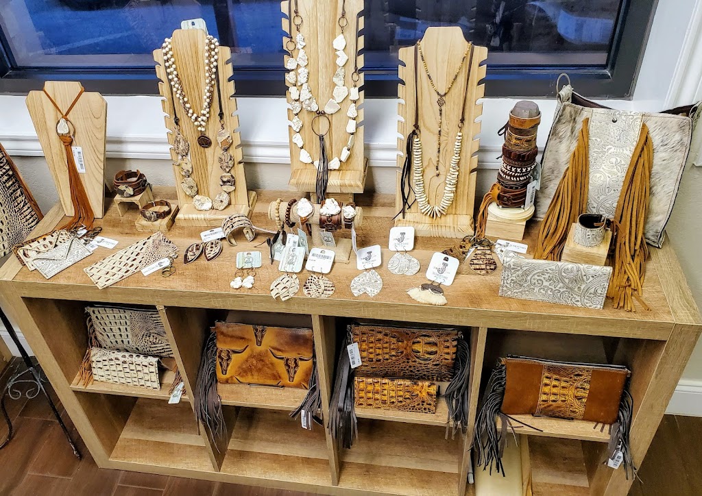 The Jewelry Junkie | 405 W Kennedale Pkwy, Kennedale, TX 76060, USA | Phone: (817) 501-8503