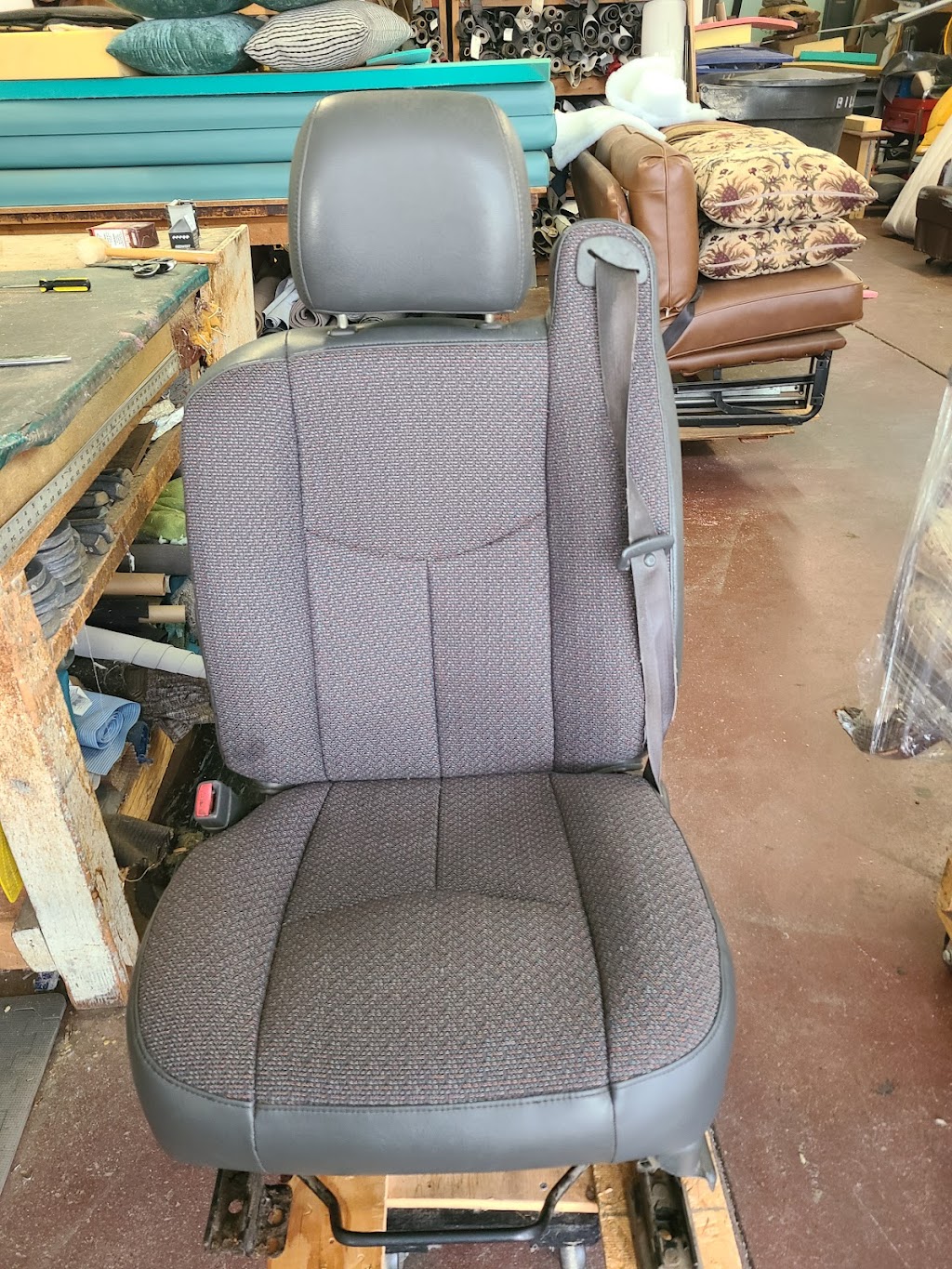 Bills Sanger Custom Upholstery | 1046 8th St, Sanger, CA 93657, USA | Phone: (559) 875-5264
