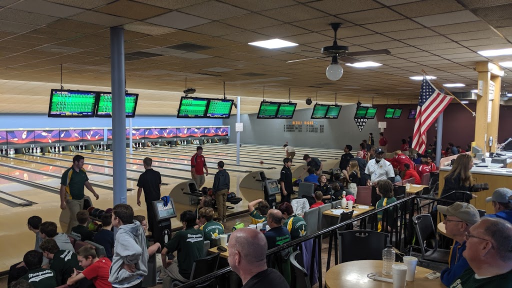 Crestwood Bowl | 9822 Watson Rd, St. Louis, MO 63126, USA | Phone: (314) 966-4377