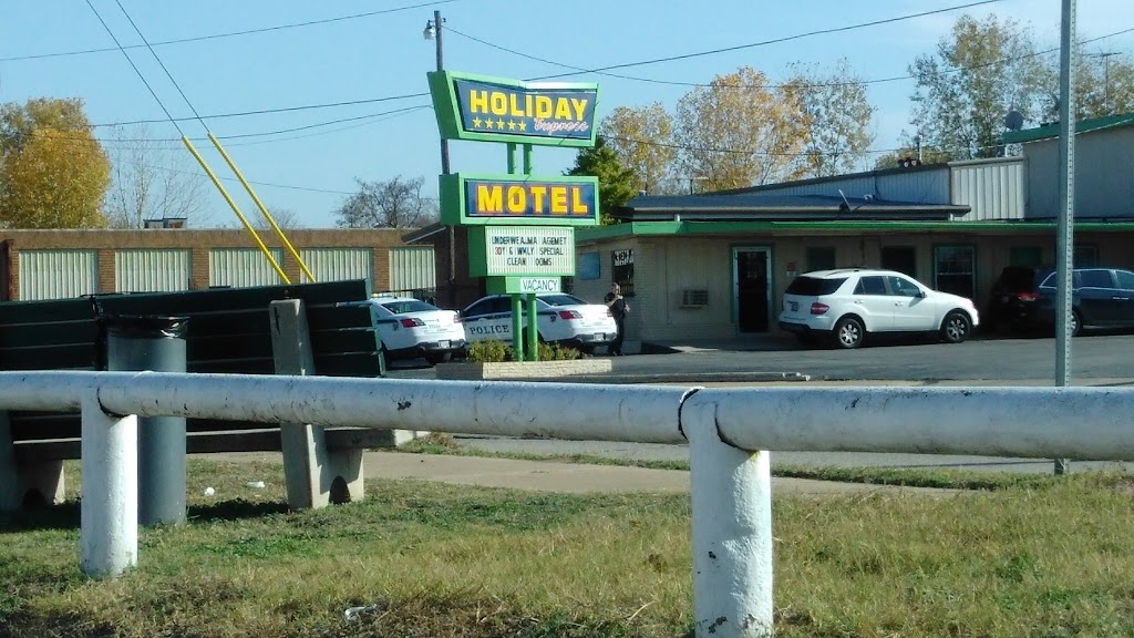 Holiday Motel | 3220 E Charles Page Blvd, Tulsa, OK 74127, USA | Phone: (918) 585-1541