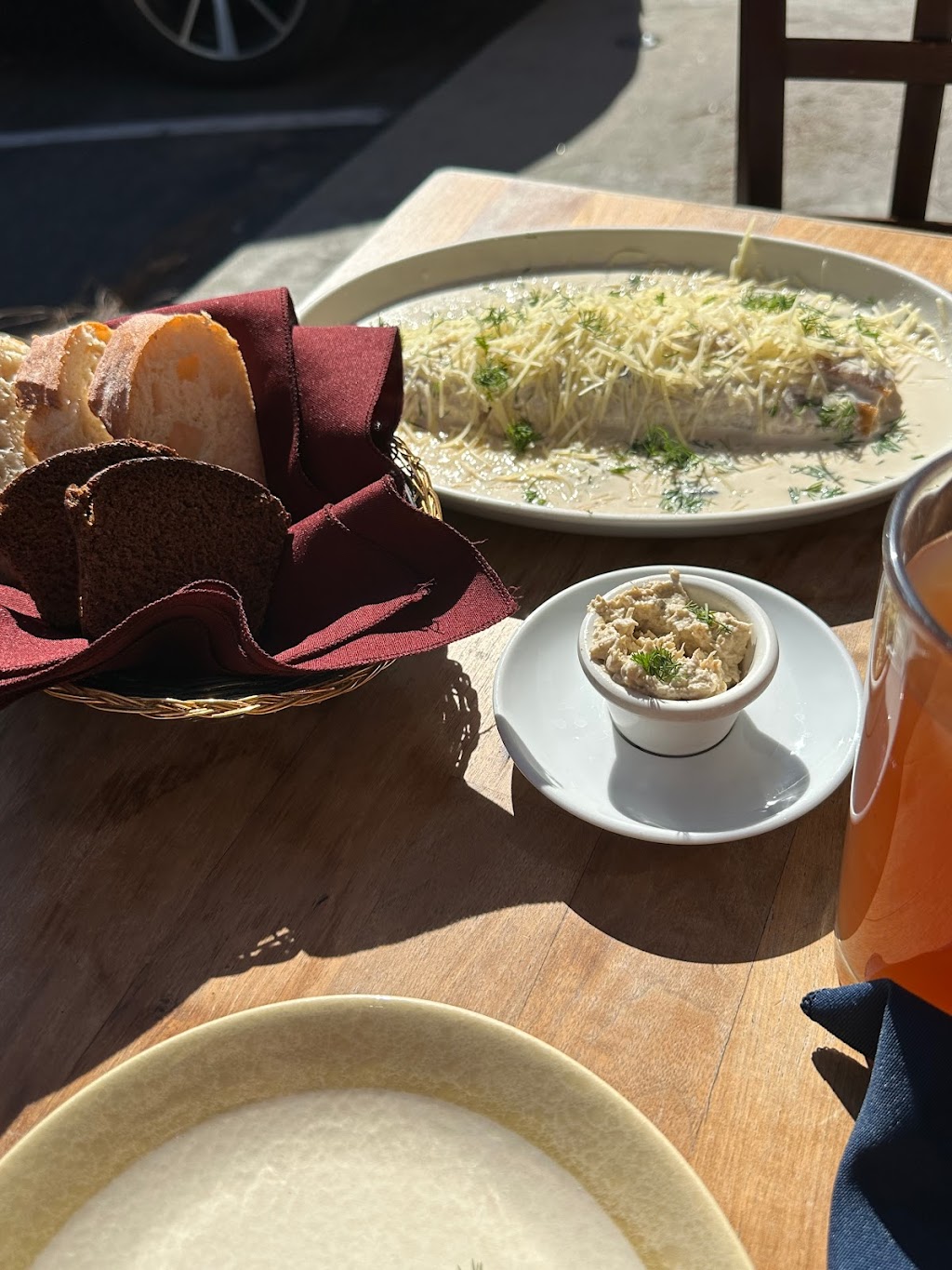 Kalinka Russian Cuisine | 1714 Victory Blvd, Glendale, CA 91201, USA | Phone: (747) 240-6868