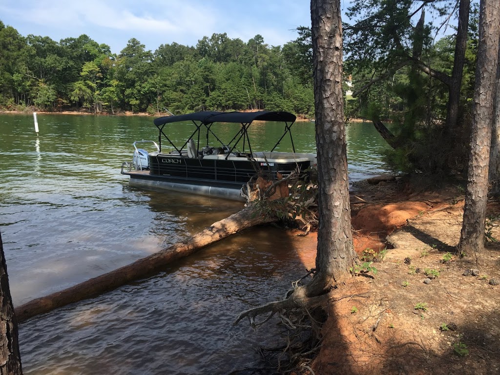 Carefree Boat Sales | 6700 Lanier Islands Pkwy, Buford, GA 30518, USA | Phone: (678) 725-3749