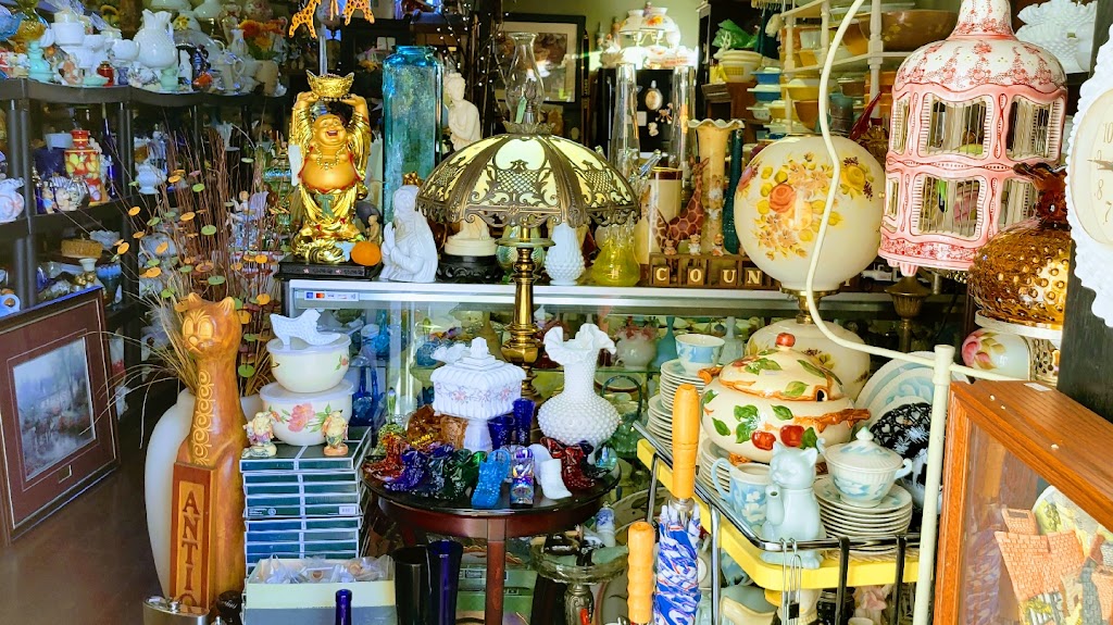 Jackie’s House of Antiques | 14157 River Rd, Walnut Grove, CA 95690, USA | Phone: (925) 864-2374