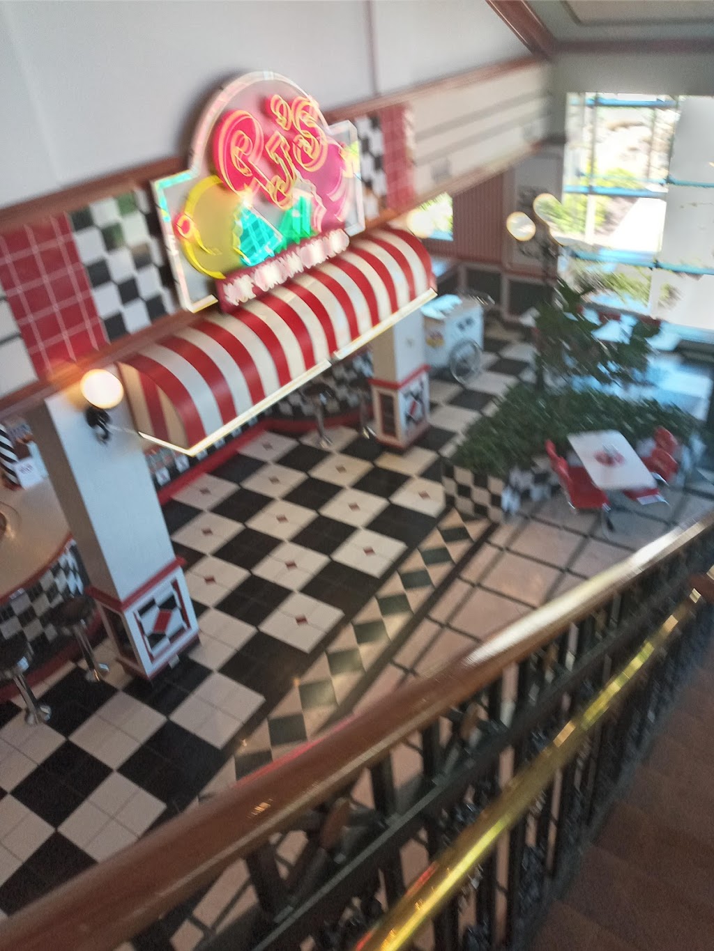 PJ’s Ice Cream Parlor | 1001 Lafayette Dr, Farmington, PA 15437, USA | Phone: (866) 344-6957