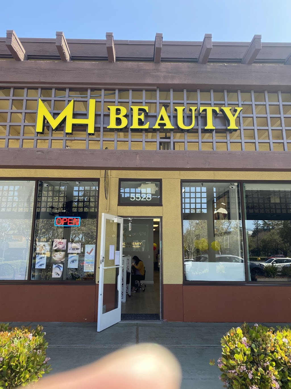 MH BEAUTY | 5528 Monterey Rd, San Jose, CA 95138, USA | Phone: (408) 440-4399