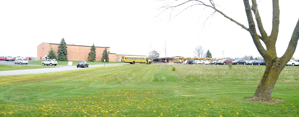 Oriole Lane Elementary School | 12850 Oriole Ln, Mequon, WI 53097, USA | Phone: (262) 238-4220