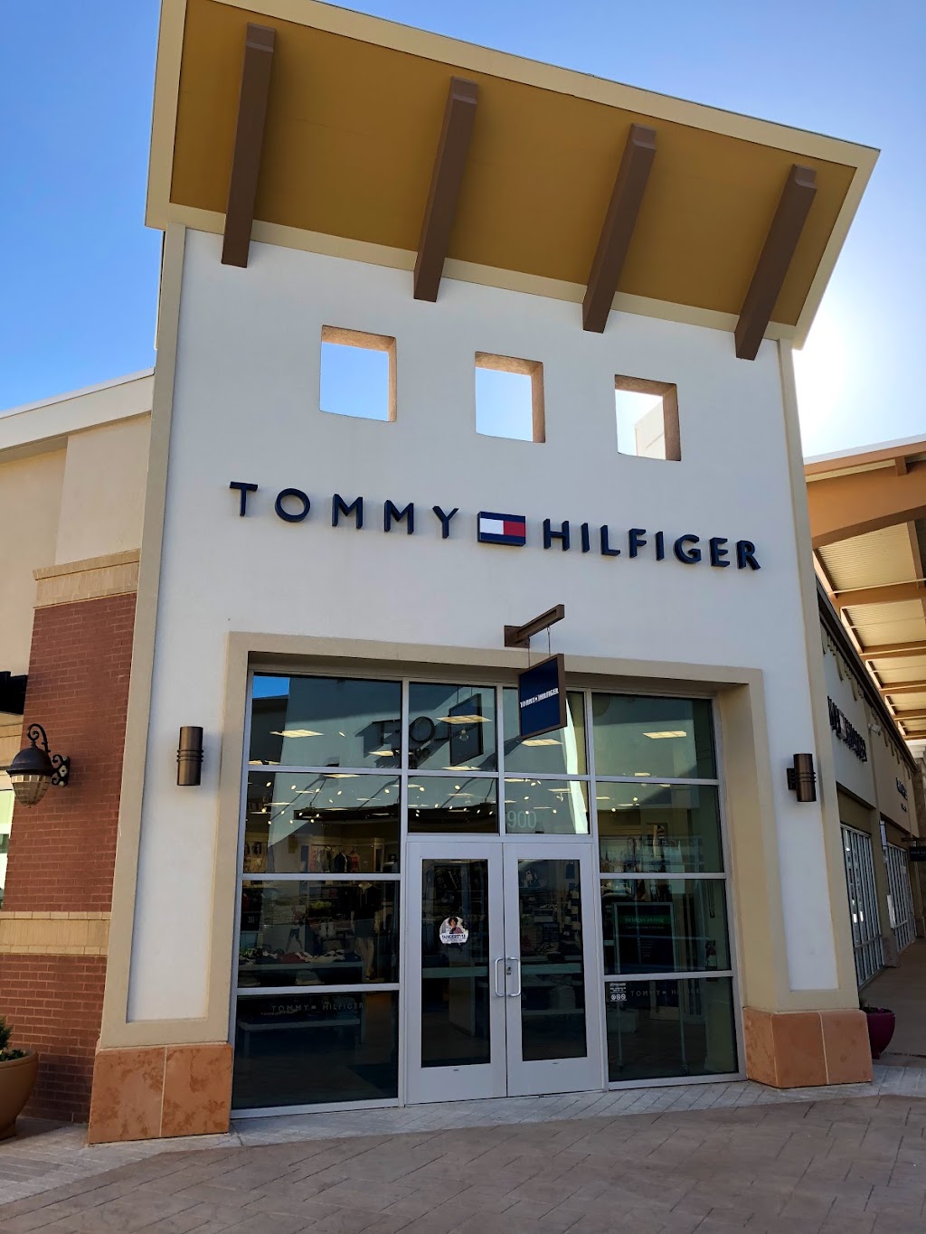 Tommy Hilfiger | 15853 N Fwy Ste #900, Fort Worth, TX 76177, USA | Phone: (682) 831-1487