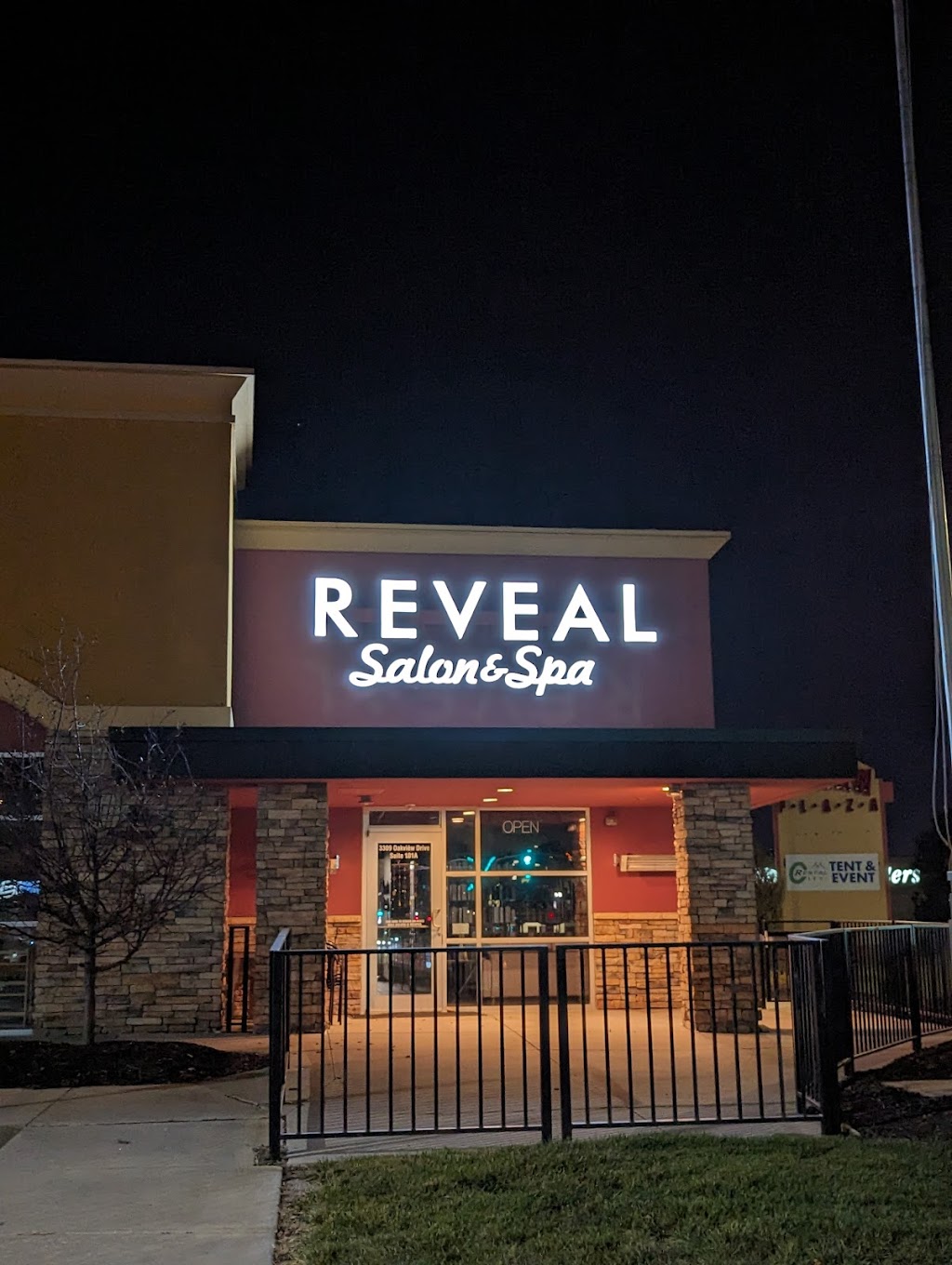 Reveal Salon And spa | 3309 Oak View Dr Ste 101a, Omaha, NE 68144, USA | Phone: (402) 493-0840