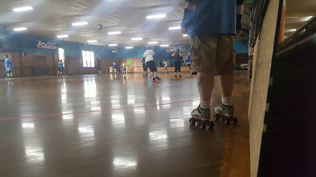 Joycrest Skating Rink | 1570 Lake St, Elmira, NY 14901, USA | Phone: (607) 732-0494