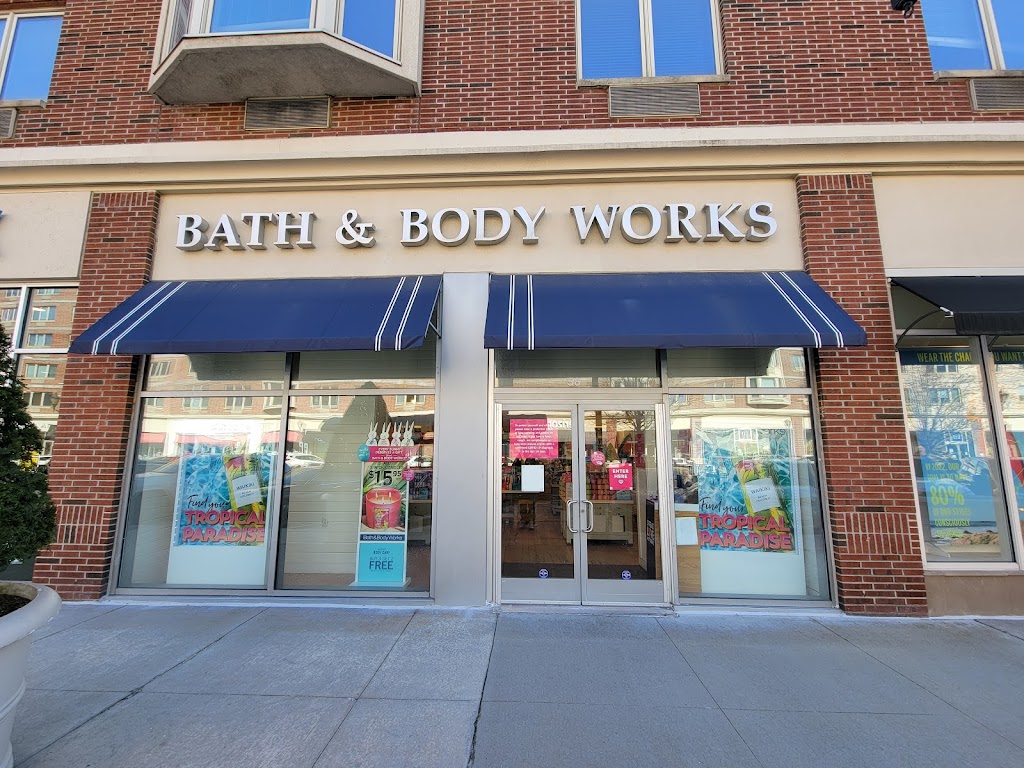 Bath & Body Works | 195 River Rd, Edgewater, NJ 07020, USA | Phone: (201) 840-5899