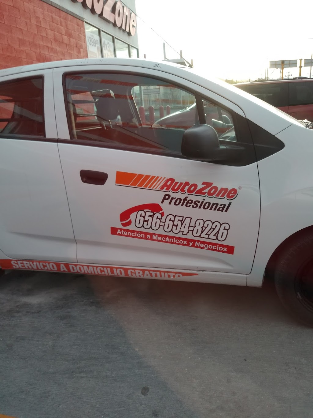 AutoZone Refacciones, Eje Vial Juan Gabriel 5446, Col. Jarudo del Norte