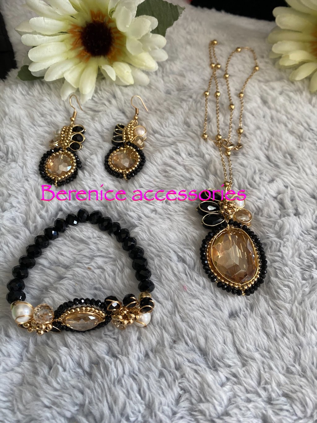 Berenice accesorios | Maple St, Joliet, IL 60432 | Phone: (815) 671-7344