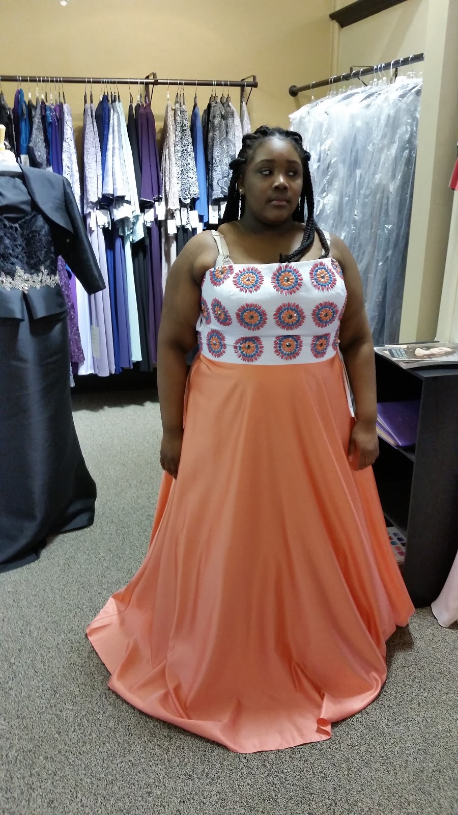 Joanis Fashion Boutique | 49550 Van Dyke Ave, Shelby Township, MI 48317, USA | Phone: (586) 532-1555