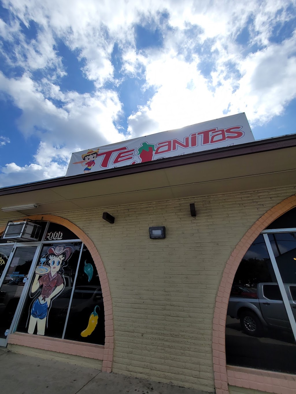 Tejanitas Restaurant / Bar | 10704 Perrin Beitel, San Antonio, TX 78217, USA | Phone: (210) 653-9133