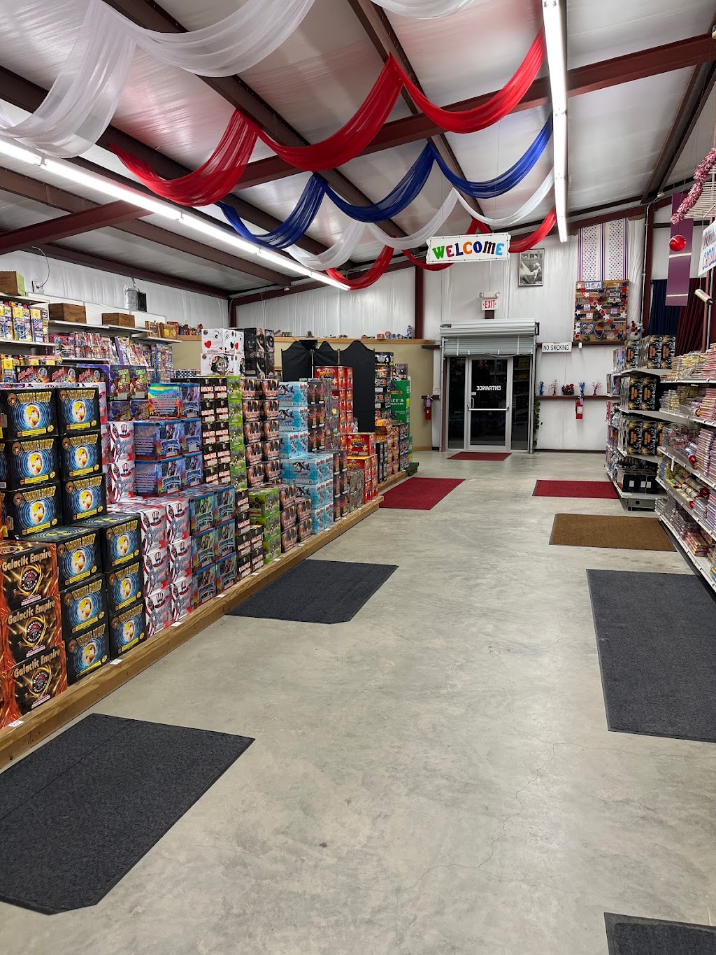 Double Barrell Fireworks | 19000 US-377, Cresson, TX 76035 | Phone: (817) 396-4500