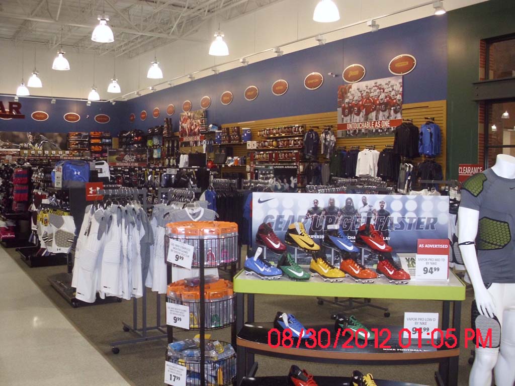 DICKS Sporting Goods | 329 Pittsburgh Mills Cir, Tarentum, PA 15084, USA | Phone: (724) 274-0240