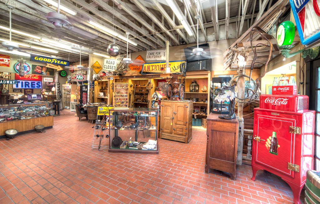 Chiefs Roadside Antiques | 13125 Whittier Blvd, Whittier, CA 90602, USA | Phone: (562) 325-1099