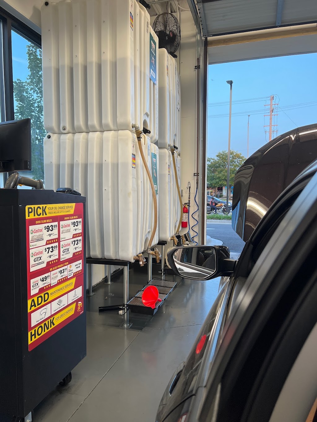 Take 5 Oil Change | 2 W Golf Rd, Schaumburg, IL 60195, USA | Phone: (630) 283-1526