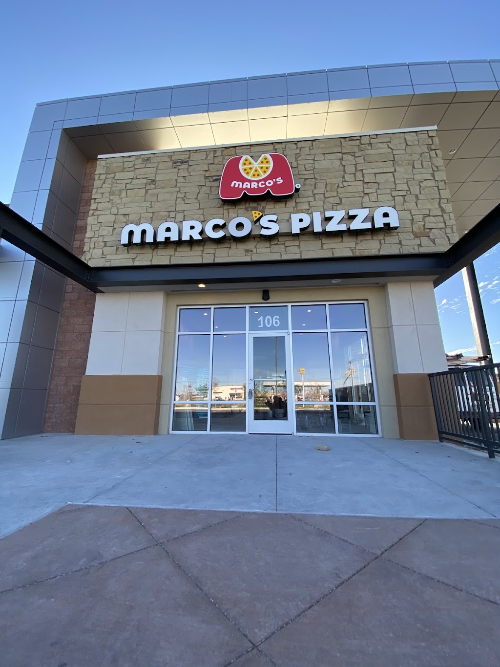 Marcos Pizza | 3589 Rich Beem Blvd Suite 106, El Paso, TX 79938, USA | Phone: (915) 257-7100