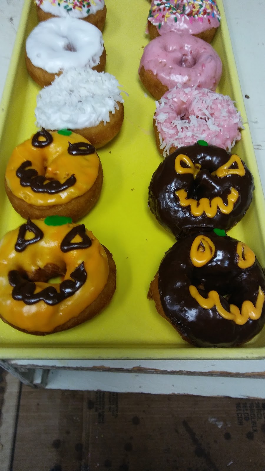 Howards Donuts Lakeland | 8968 US-64, Lakeland, TN 38002, USA | Phone: (901) 937-1865