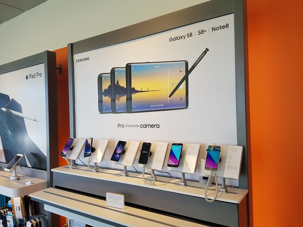 AT&T Store | 2044 W Oaklawn Rd #100, Pleasanton, TX 78064, USA | Phone: (830) 569-5606