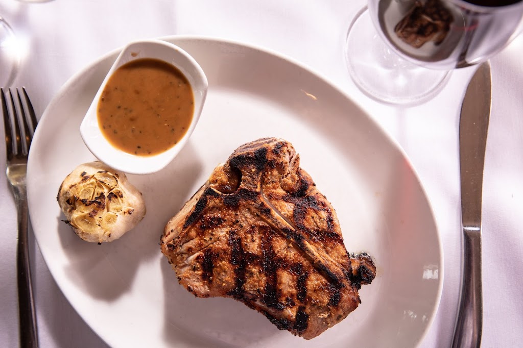 Giannis Steakhouse | 635 Lake St E, Wayzata, MN 55391, USA | Phone: (952) 404-1100