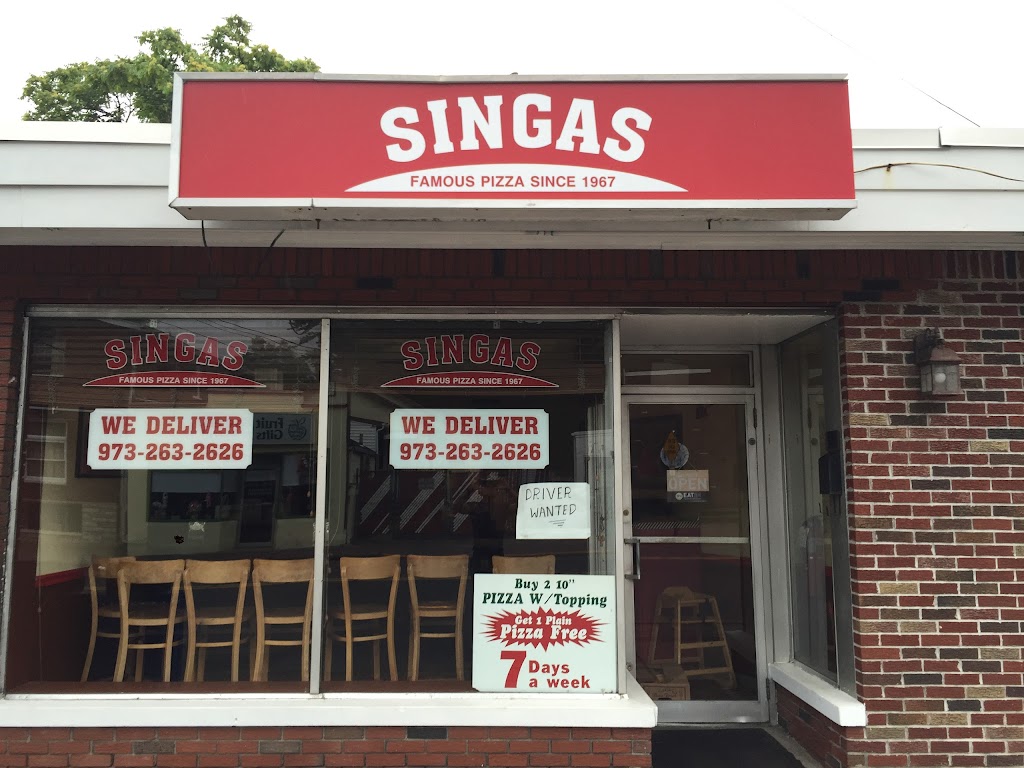 Singas Famous Pizza | 99 N Beverwyck Rd, Lake Hiawatha, NJ 07034, USA | Phone: (973) 263-2626