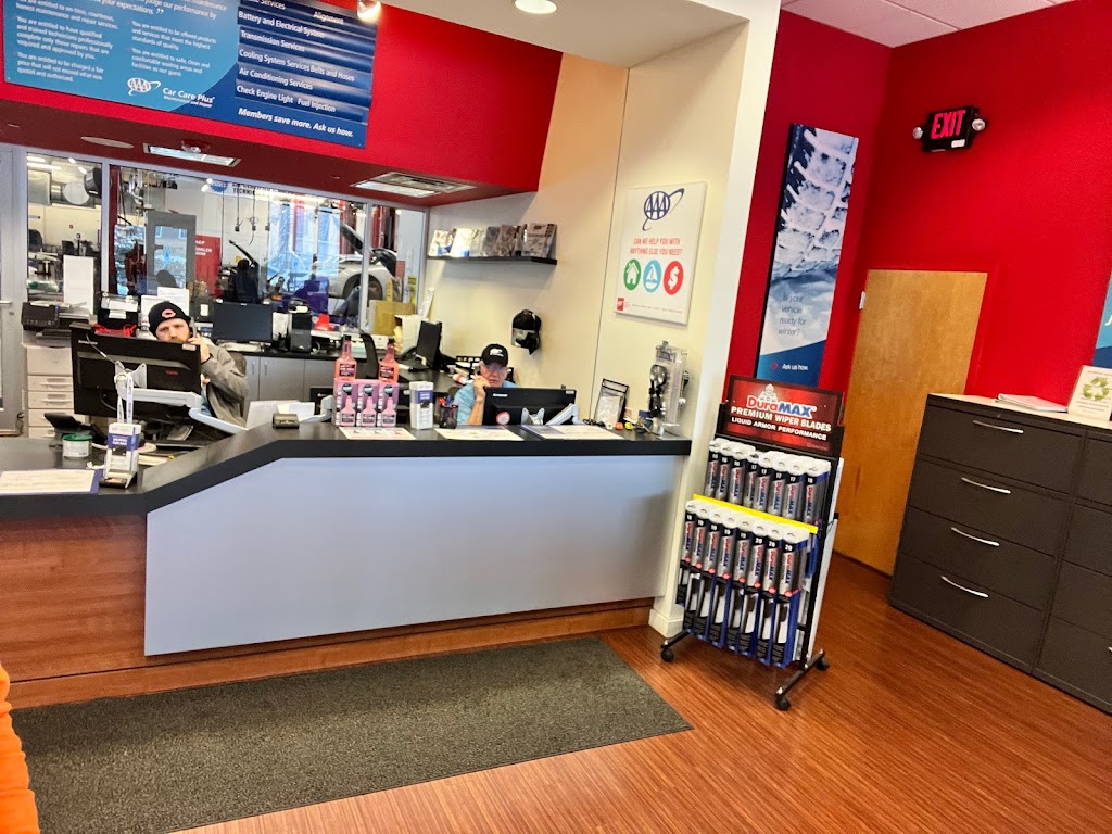 AAA Wheaton Car Care Plus | 1100 E Roosevelt Rd, Wheaton, IL 60187, USA | Phone: (630) 588-7060