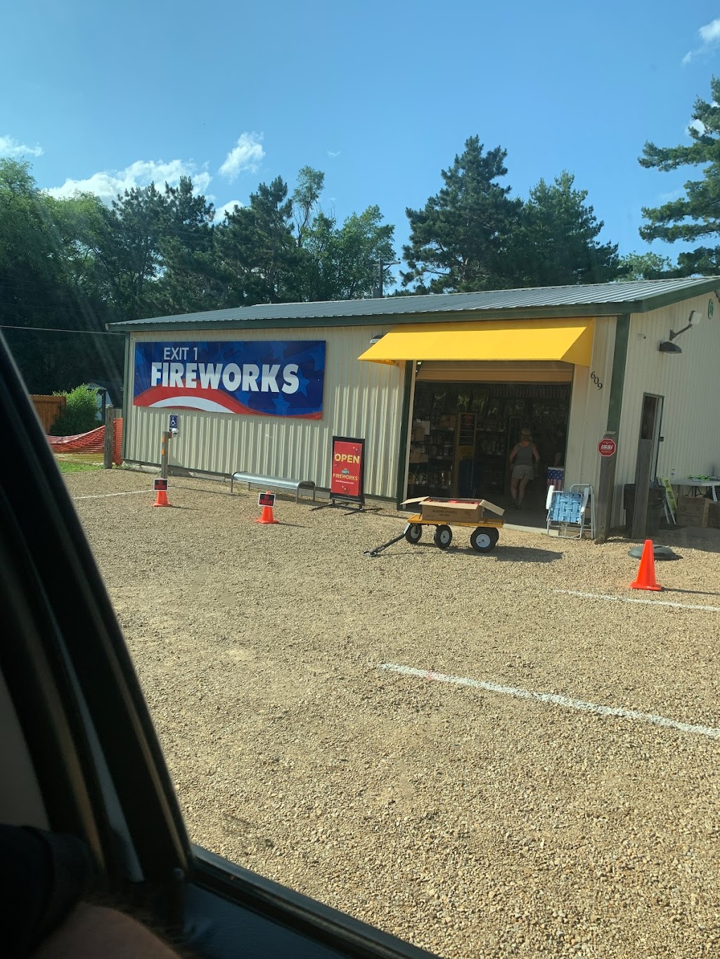 Exit 1 Fireworks | 609 Sommers St N, Hudson, WI 54016 | Phone: (715) 441-2401