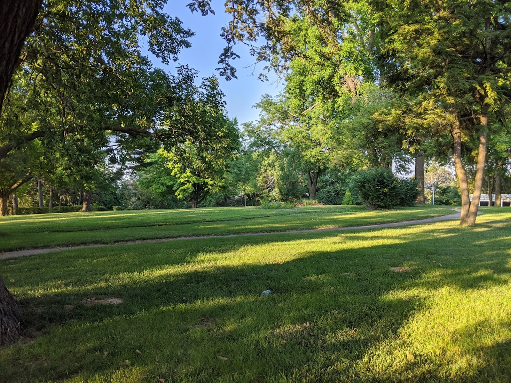 Mt Vernon Gardens | 6011 S 13th St, Omaha, NE 68107, USA | Phone: (402) 444-5955