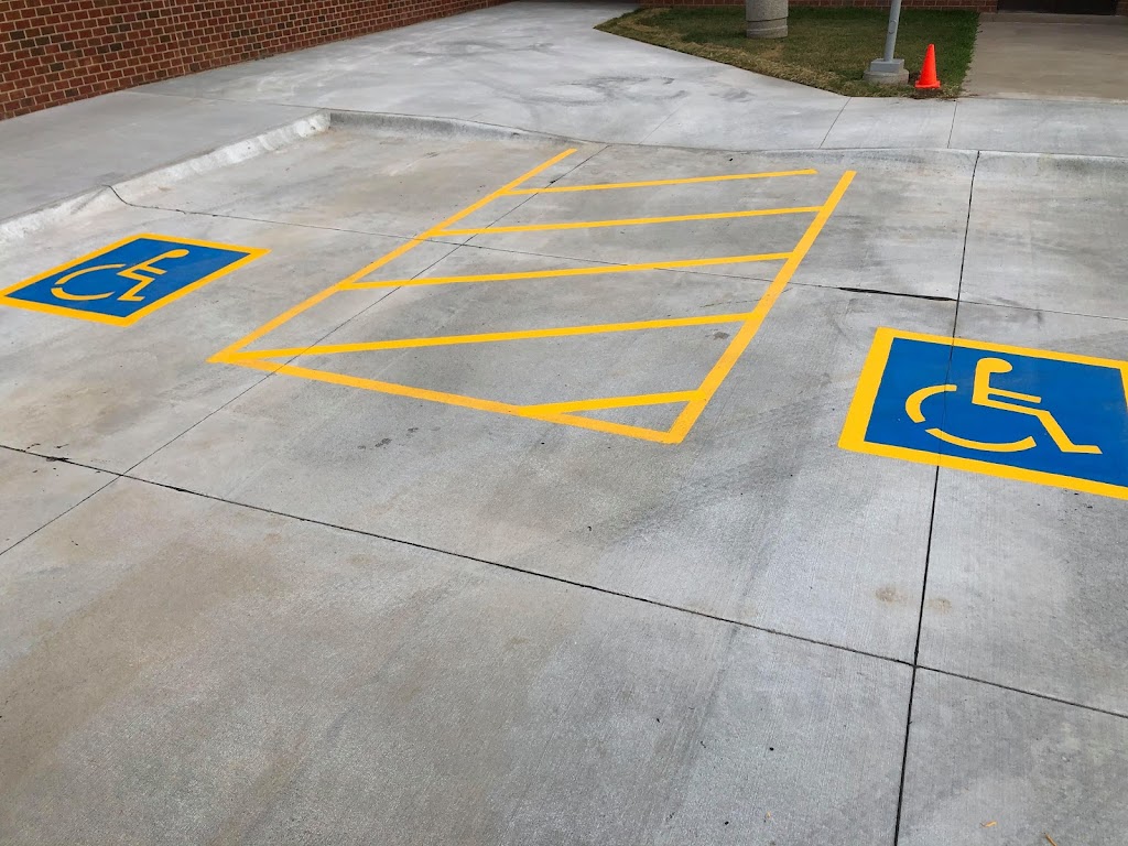 K & K Parking Lot Painting | 15127 Lake St, Omaha, NE 68116, USA | Phone: (402) 689-4925