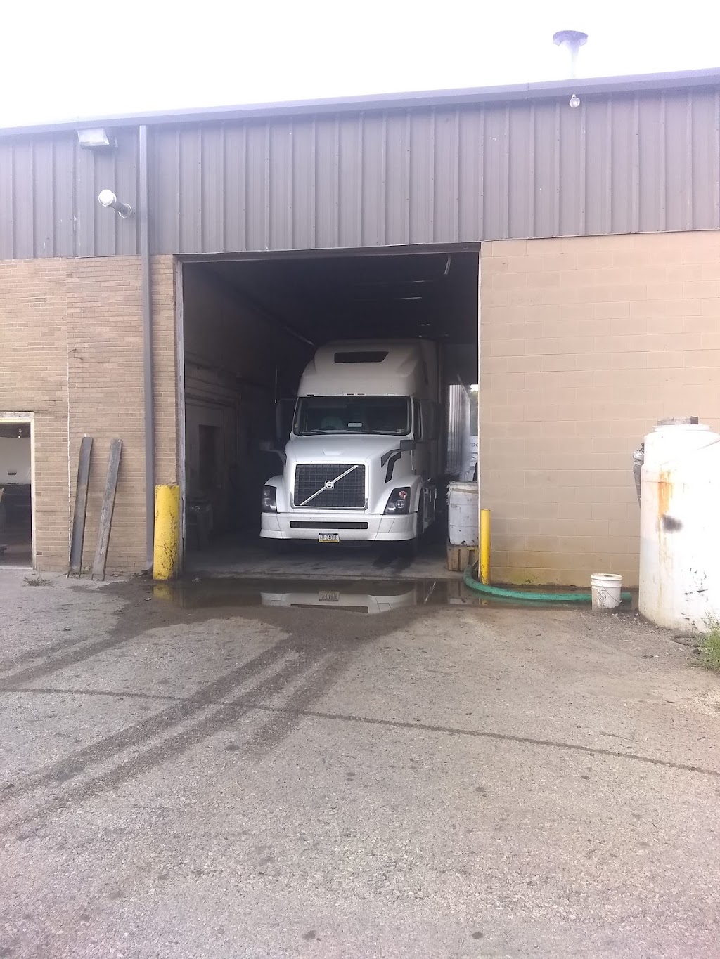 TNT Power Wash Services | 1099 Kentucky Ave, Indianapolis, IN 46221, USA | Phone: (317) 342-4378