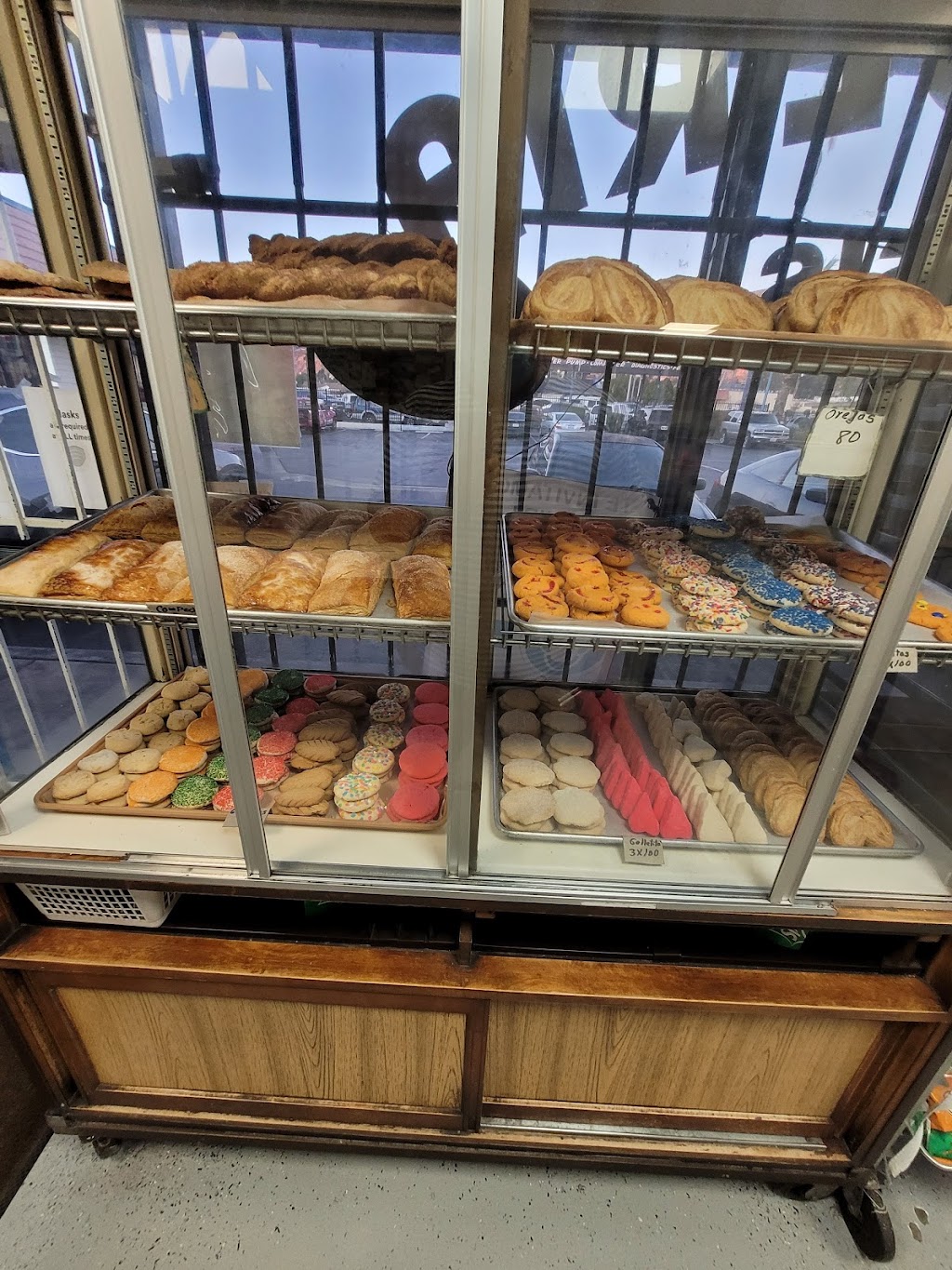 Panaderia Genesis 2000 | 4276 N Sierra Way Unit C, San Bernardino, CA 92407, USA | Phone: (909) 886-3380