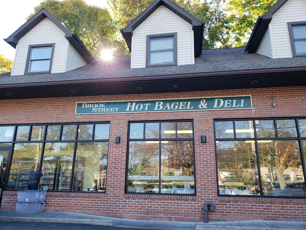 Brook Street Hot Bagels & Deli | 102 Brook St, Scarsdale, NY 10583, USA | Phone: (914) 725-7431